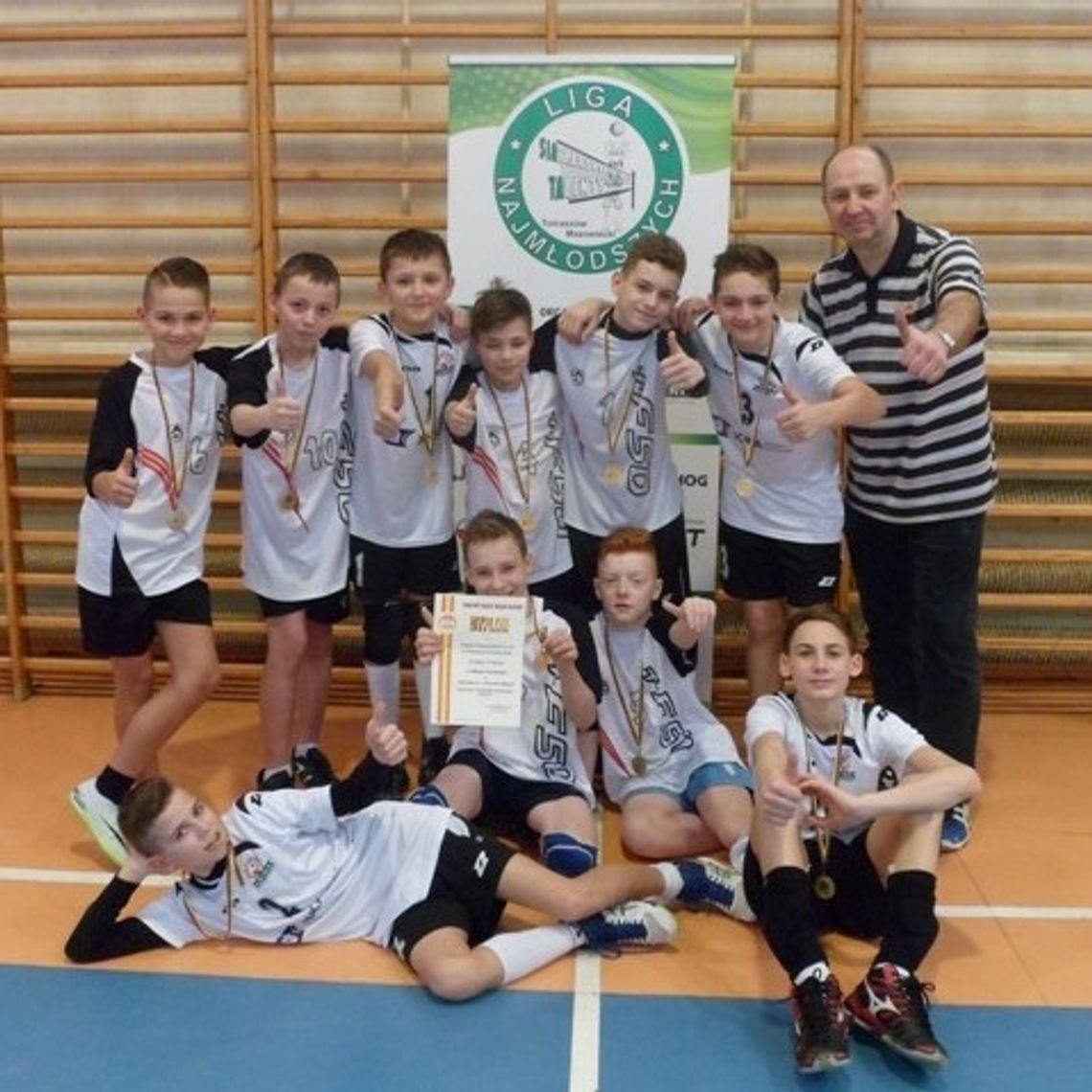 Trzynastka najlepsza w półfinale mistrzostw województwa.