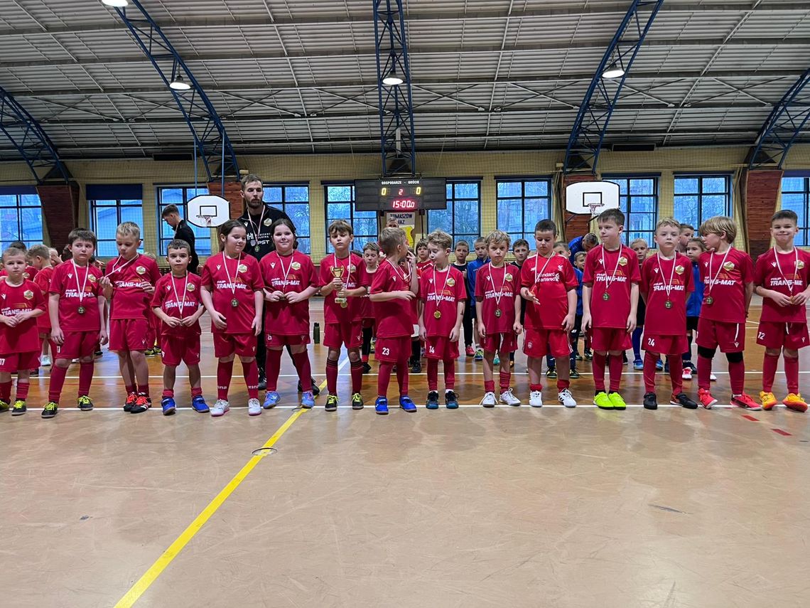 Turniej Mikołajkowy Lechia 2025 w Tomaszowie Mazowieckim – młodzi piłkarze, sportowe emocje i rodzinna atmosfera