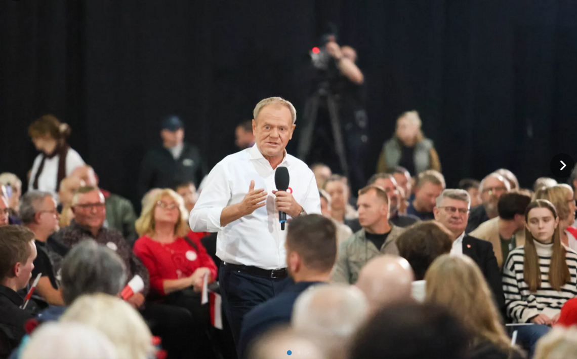 Tusk w Piotrkowie. Propaganda i ekstaza wyznawców