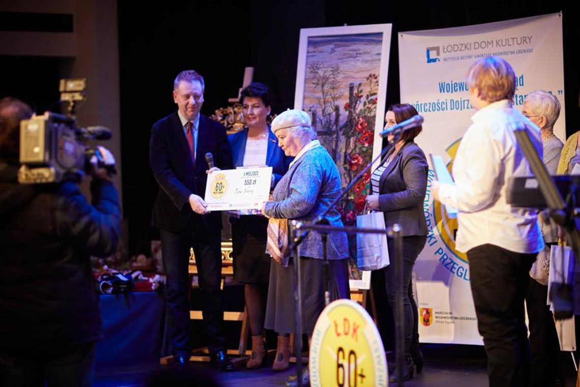 Uczestniczki zajęć MCK laureatkami IX Wojewódzkiego Przeglądu Twórczości Dojrzałej „Przystanek 60+”
