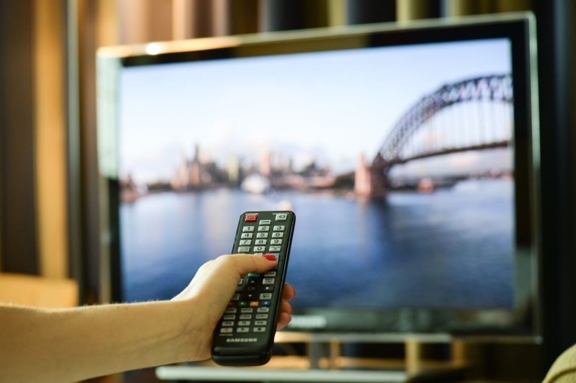 UOKiK radzi sprawdzić model telewizora, być może przed 1 lipca 2022 r. trzeba będzie go wymienić
