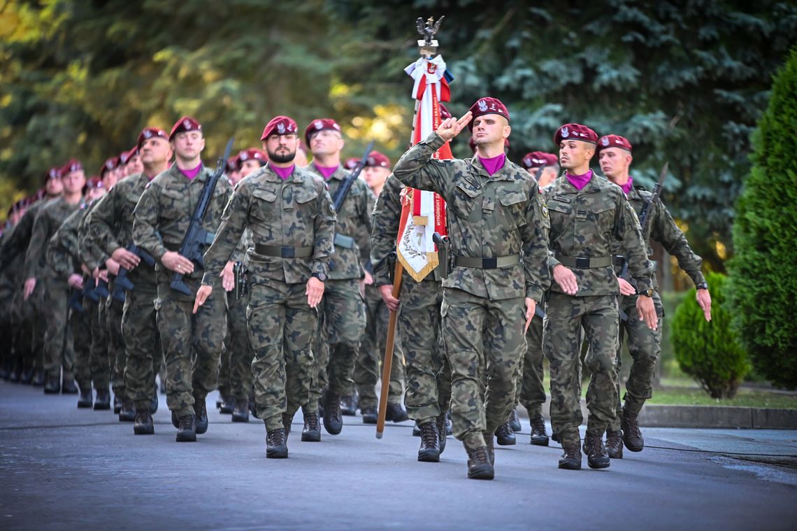 Uroczysty Apel w 25 Brygadzie Kawalerii Powietrznej z okazji Święta Wojsk Lądowych Uroczysty Apel w 25 Brygadzie Kawalerii Powietrznej z okazji Święta Wojsk Lądowych