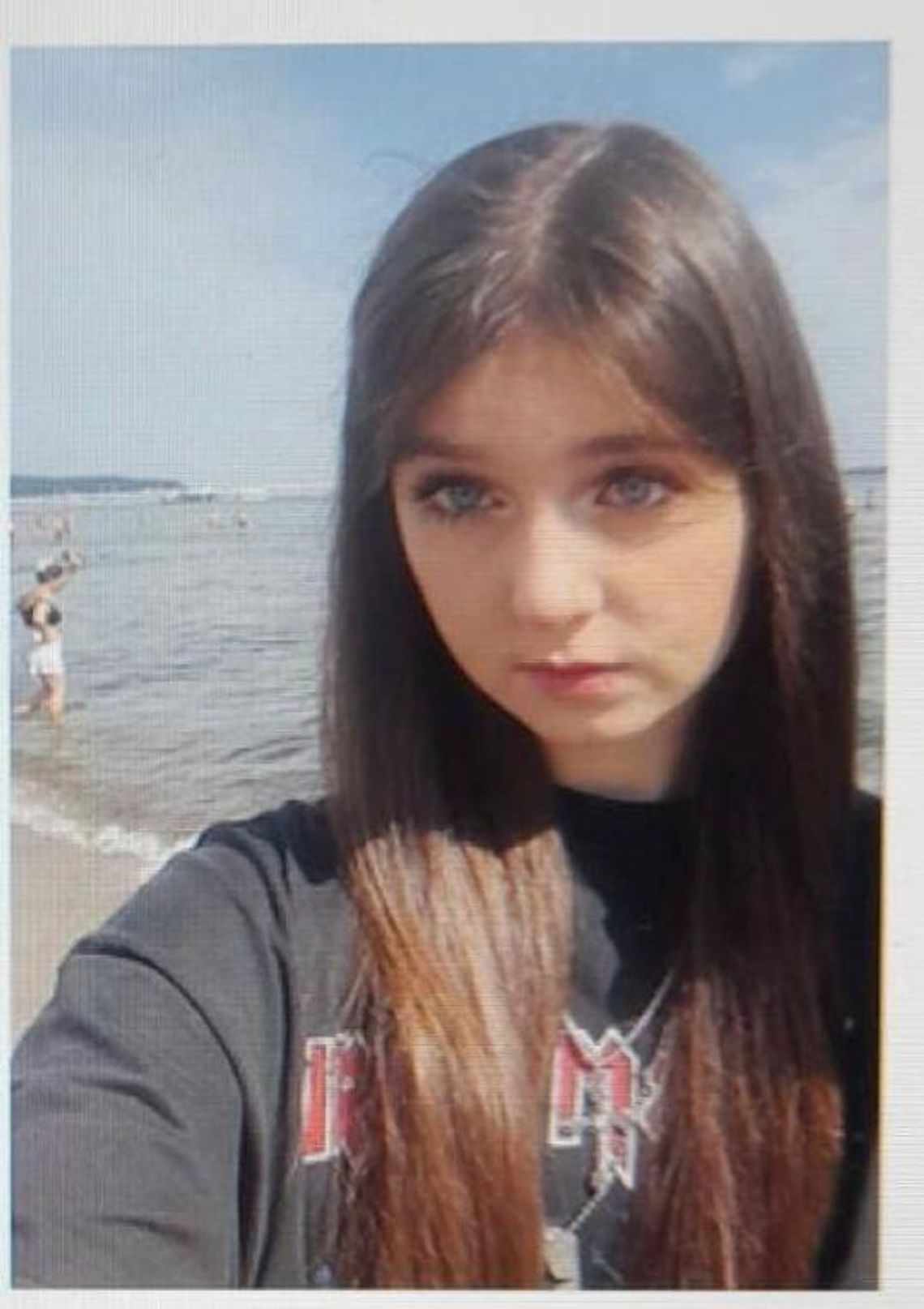 🚨 UWAGA! ZAGINĘŁA 15-LETNIA JULIA SĘK 🚨 🚨 UWAGA! ZAGINĘŁA 15-LETNIA JULIA SĘK 🚨