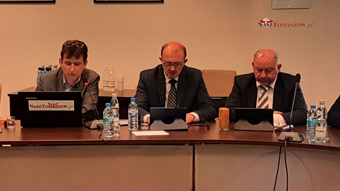 VII sesja Rady Powiatu Tomaszowskiego VII sesja Rady Powiatu Tomaszowskiego