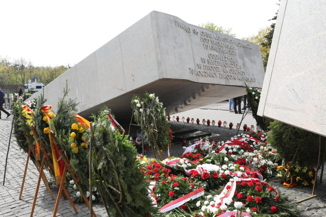 W 14. rocznicę katastrofy smoleńskiej w całym kraju uczczono pamięć jej ofiar