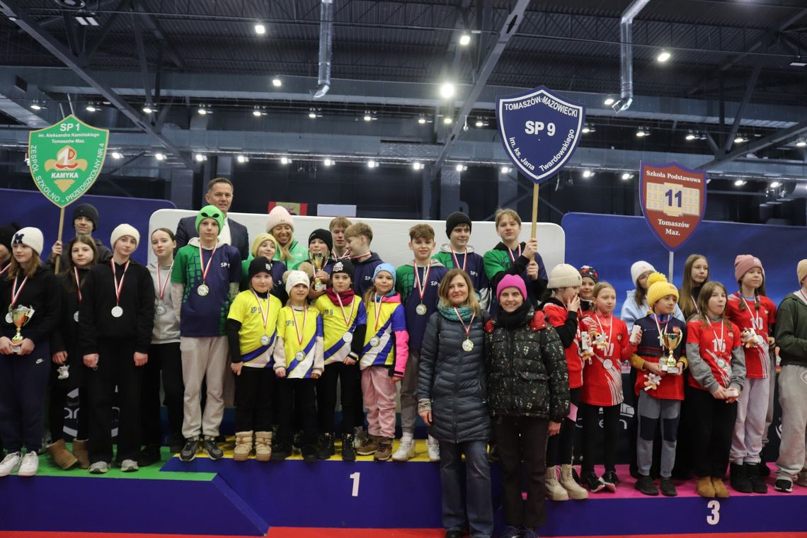 W Arenie Lodowej rozbłysły „Olimpijskie Iskry”. V edycja międzyszkolnych zawodów za nami