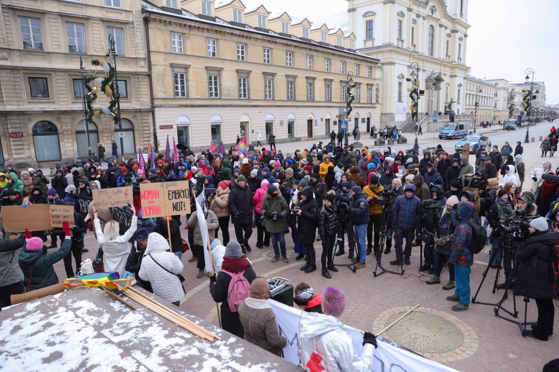 W kilku miastach Polski demonstrowano domagając się zmiany przepisów dotyczących aborcji