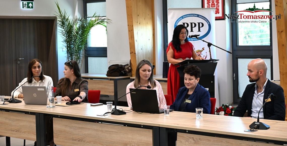 W Opocznie rozmawiano o nowym podejściu do wsparcia dzieci i młodzieży W Opocznie rozmawiano o nowym podejściu do wsparcia dzieci i młodzieży