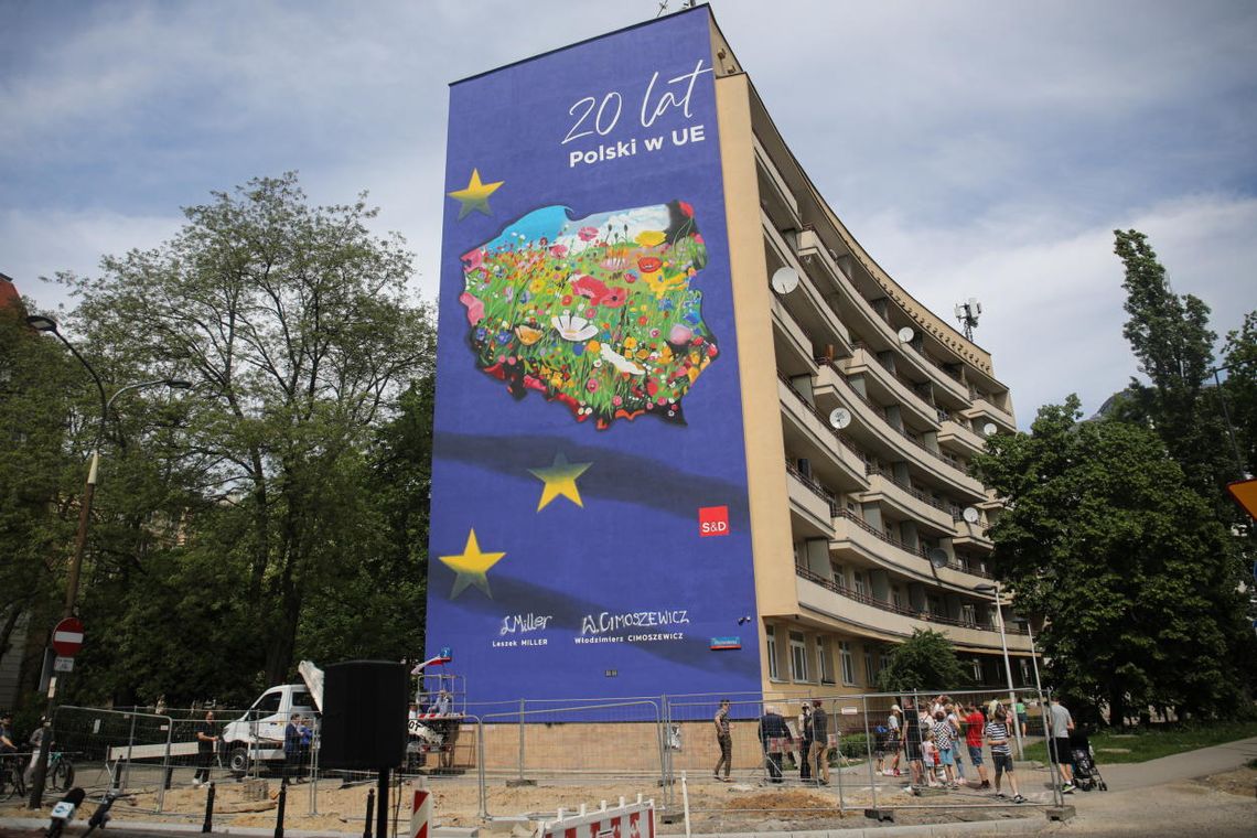W Warszawie odsłonięto mural z okazji 20-lecia wejścia Polski do UE