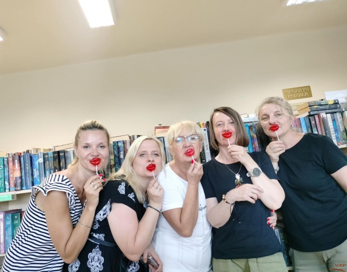 Wakacyjne warsztaty biblioteczne Wakacyjne warsztaty biblioteczne