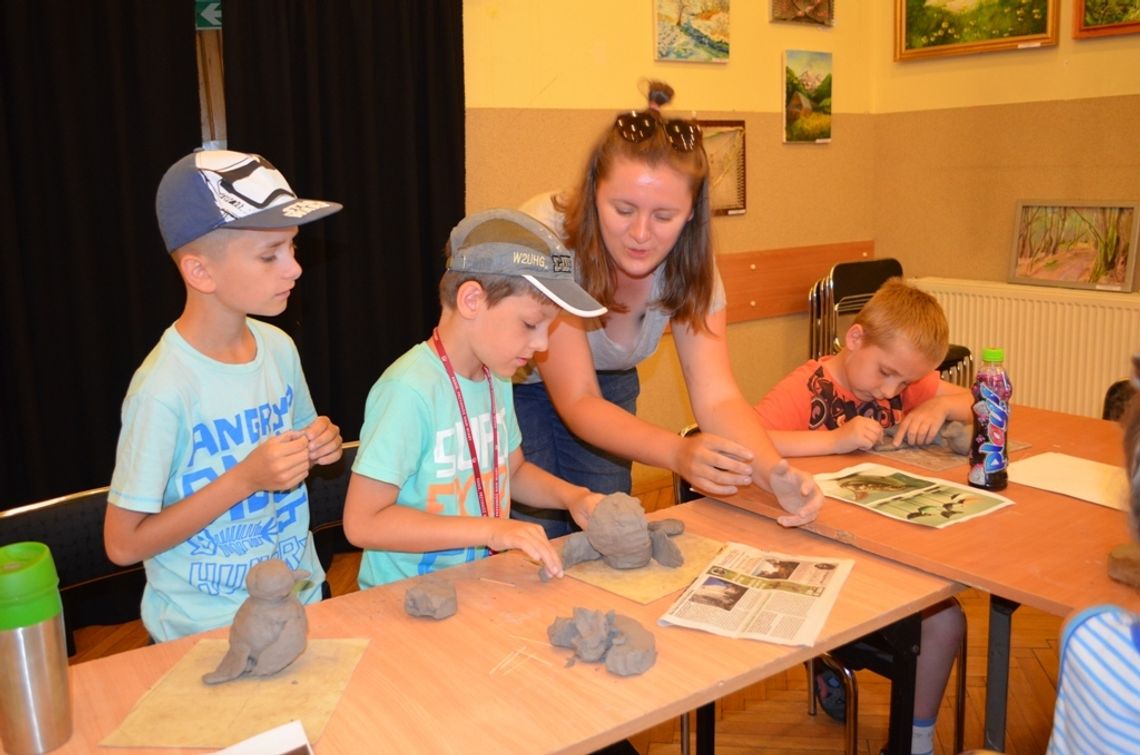 Wakacyjne warsztaty ceramiki w DOK-u