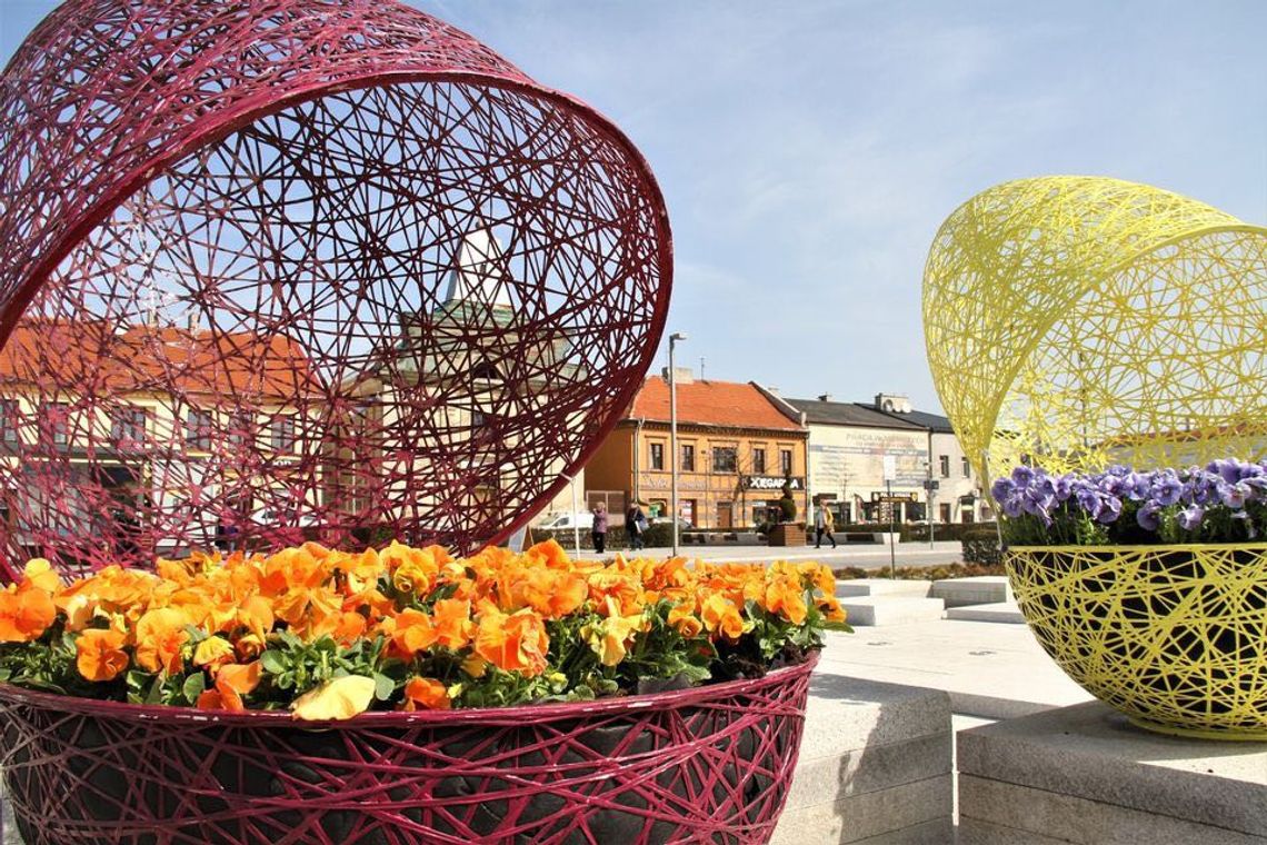 Wielkanocne ozdoby w centrum miasta 