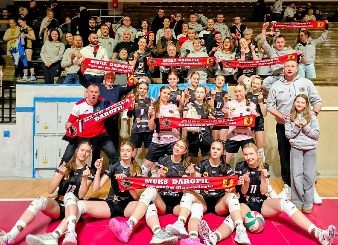Wielki sukces młodych siatkarek z Tomaszowa Mazowieckiego. Są wśród najlepszych w Polsce