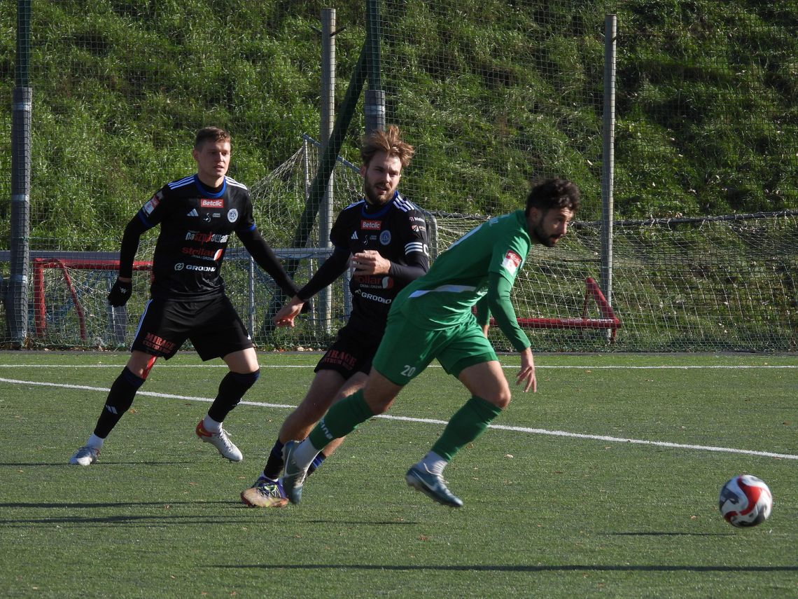Wigry Suwałki – Lechia Tomaszów Mazowiecki 3:0. Czerwona kartka przesądziła losy meczu