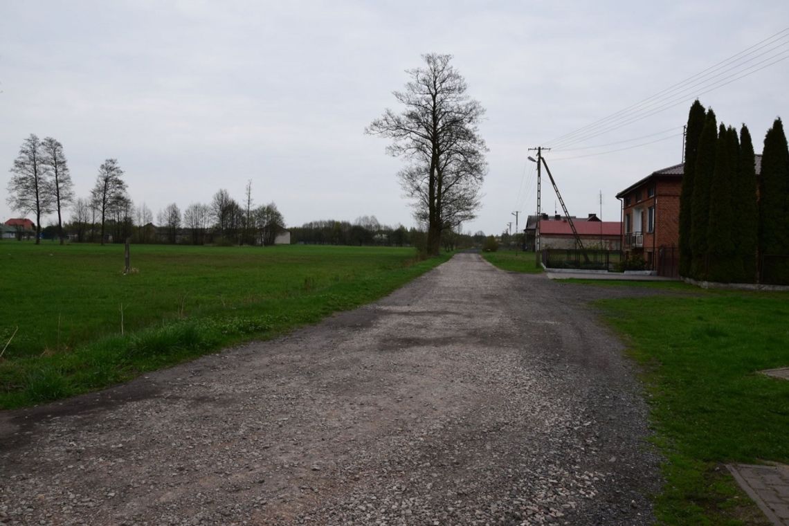 Województwo wesprze Ujazd w budowie potrzebnej drogi