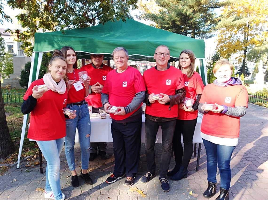 Wolontariusze Caritas uczcili  XVIII Dzień Papieski