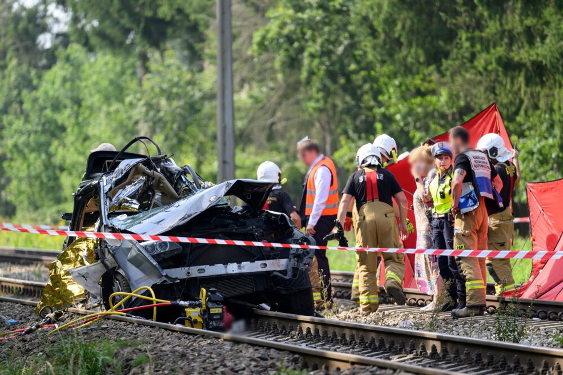 Wypadki podczas sierpniowego długiego weekendu. Tragiczny bilans na drogach, ofiary także w regionie łódzkim