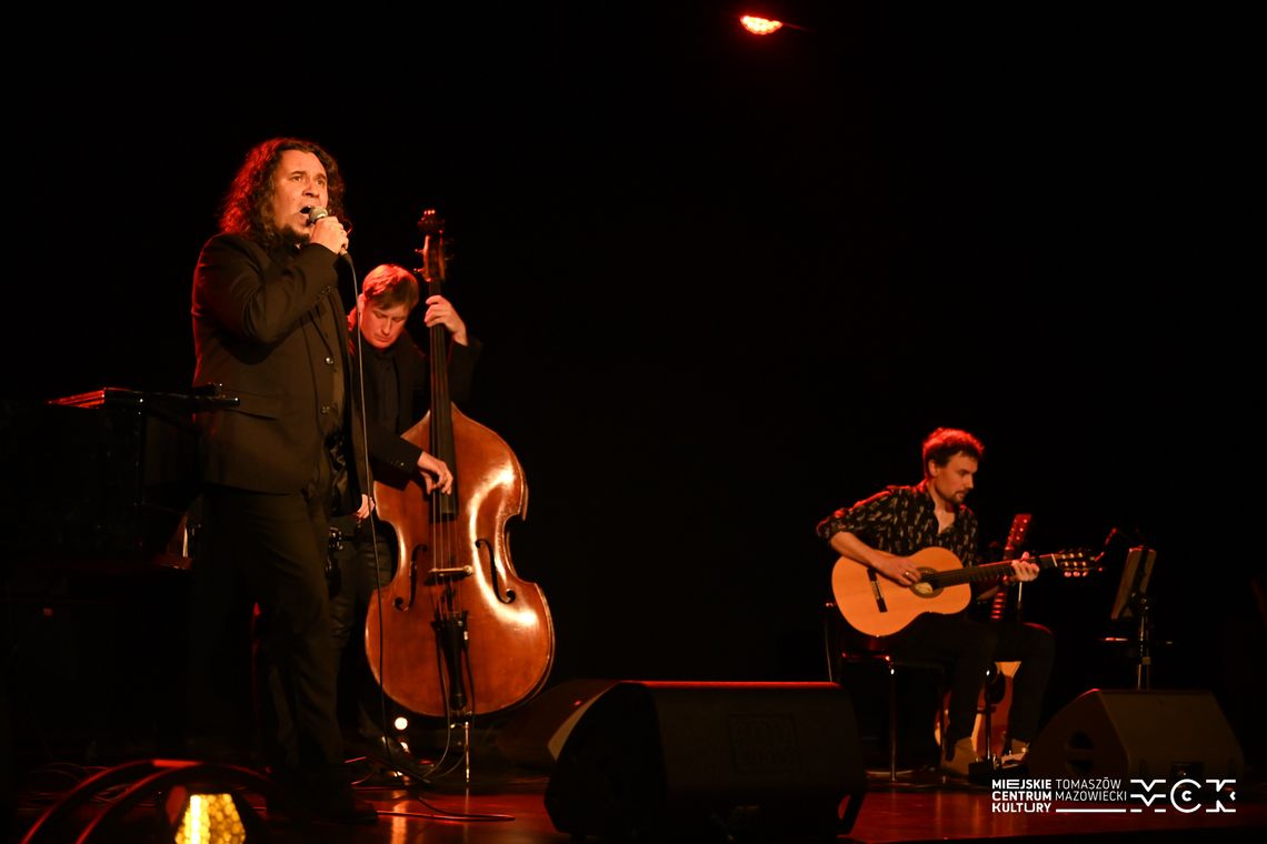 XIX Tomaszowskie Teatralia rozpoczęte. Nastrojowy wieczór pełen muzyki i poezji