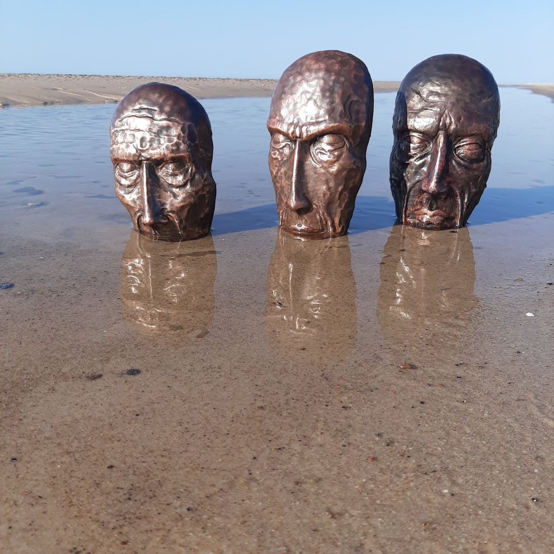 Zapraszamy na wystawę Piotra Pastusiaka zat. Miedziane Maski