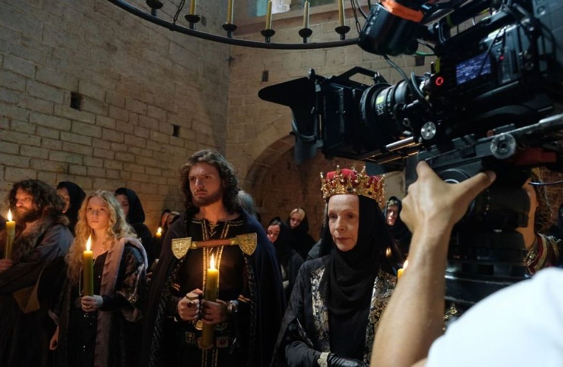 Zdjęcia do serialu "Korona królów" w Inowłodzu