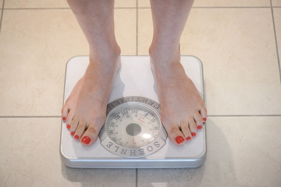Znaczna utrata wagi może zmniejszyć ryzyko ciężkiego COVID-19