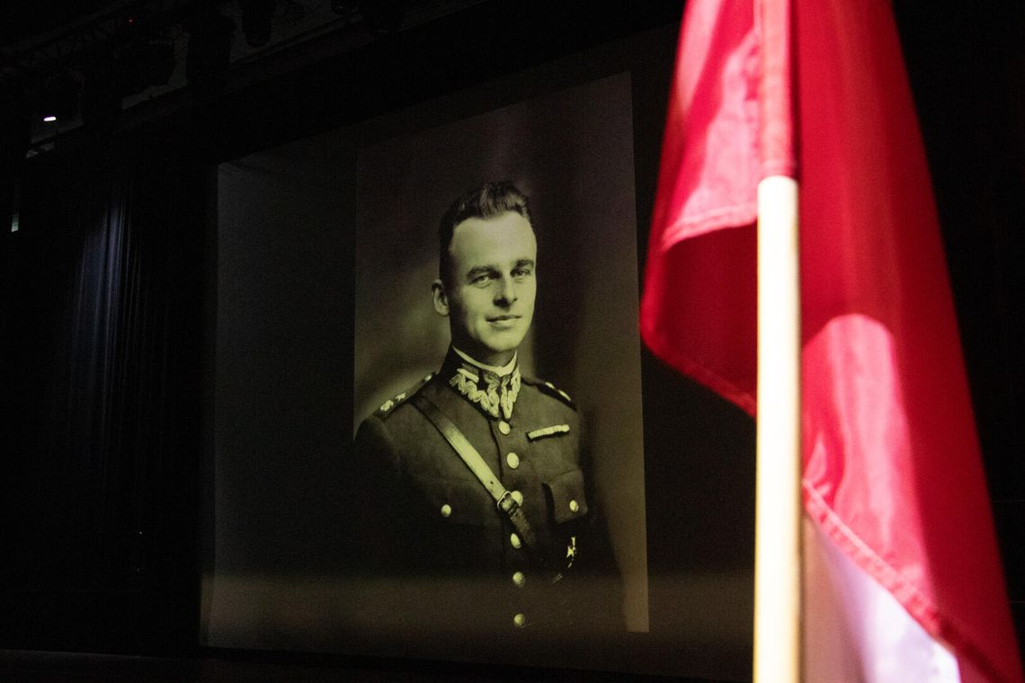 Żywa lekcja historii w PCAS. Tomaszowska młodzież uczciła Żołnierzy Wyklętych