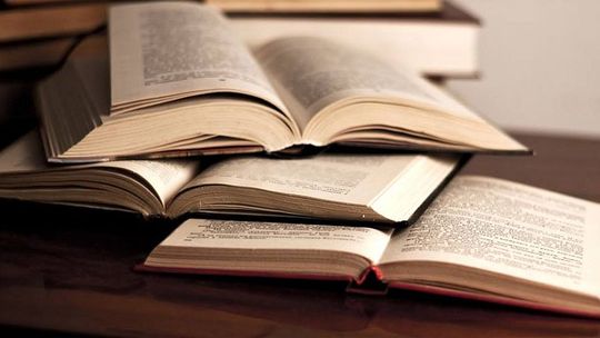 Światowy Dzień Książki i Praw Autorskich. Historia powstania książki  „Od pisarza do czytelnika” - zajęcia dla przedszkoli i klas I szkół podstawowych