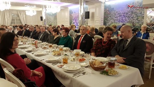 Spotkanie wigilijne słuchaczy Tomaszowskiego Uniwersytetu Trzeciego Wieku