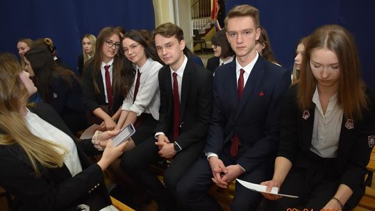Maturzyści 2022 w II LO zakończyli naukę 