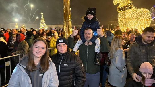 Tomaszowianie bawili się na miejskim Sylwestrze na Placu Kościuszki