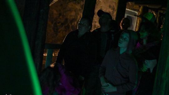 Skansen i Groty nocą
