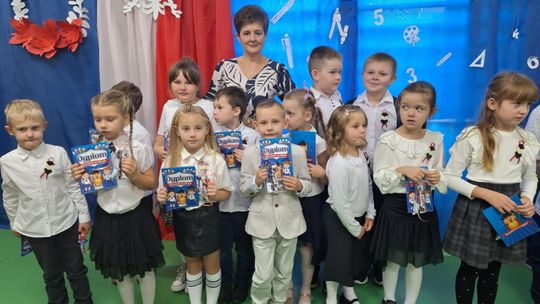 Uroczystość pasowania na uczniów w SP 6