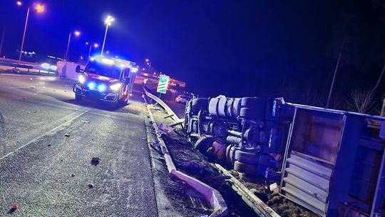 Poważny wypadek na S8. Przez trzy godziny droga zamknięta