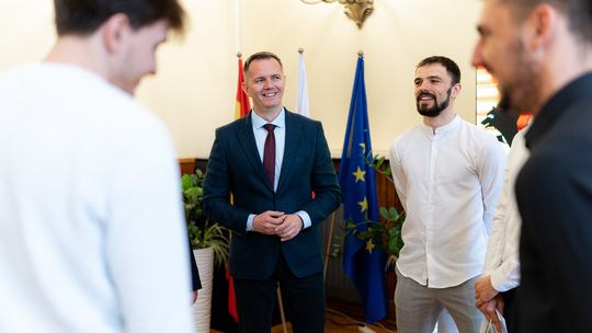 Młodzi sportowcy ze stypendiami