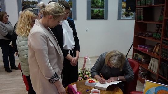 Spotkanie autorskie z J. Pawłowską w Bibliotece
