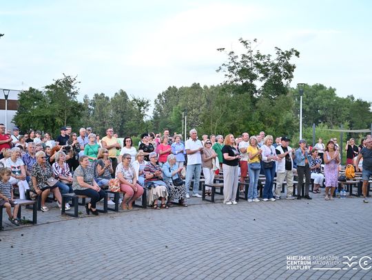 Przystań, rzeka, saksofon i... Dave Bo...