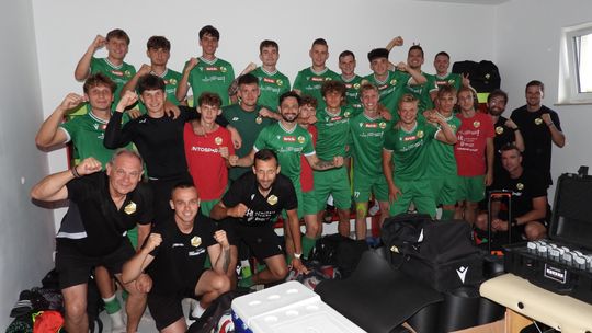 Lechia Tomaszów Mazowiecki z pierwszym zwycięstwem w sezonie! Emocje w Białej Piskiej