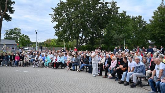Koncert wspomnień nad Pilicą – Krzysztof Jankowski przypomniał przeboje Krzysztofa Krawczyka
