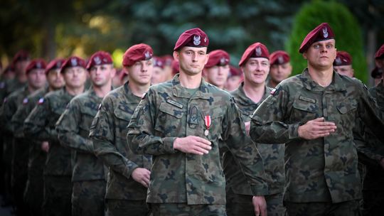 Uroczysty Apel w 25 Brygadzie Kawalerii Powietrznej z okazji Święta Wojsk Lądowych