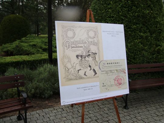 Plansza z jednodniówką i kartą uczestnictwa dożynek z 1928 roku.