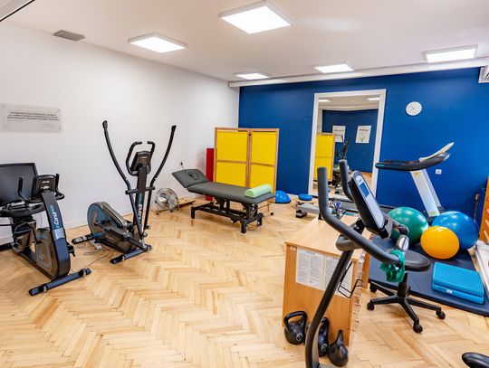 Najbardziej widoczną zmianą jest montaż podnośnika sufitowego z zestawem kamizele