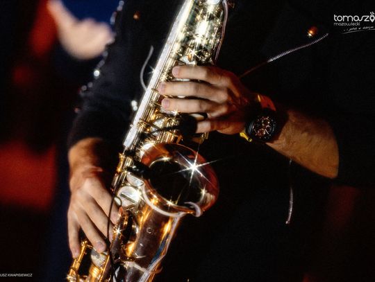 Chór Artis Gaudium śpiewa w ciemnościach, Kościół Zbawiciela – Tomaszów Mazowiecki