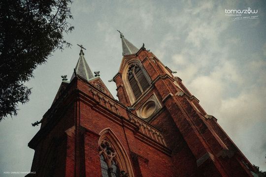 Koncert w ciemnościach Chór Artis Gaudium śpiewa w ciemnościach, Kościół Zbawiciela – Tomaszów Mazowiecki