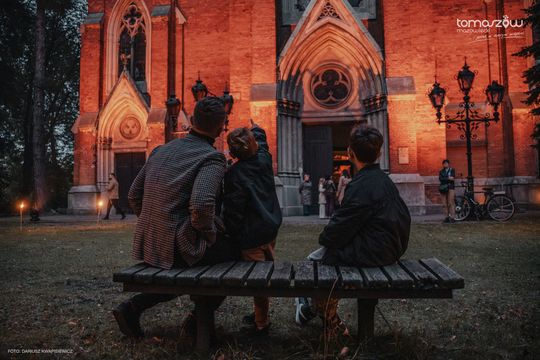 Koncert w ciemnościach Chór Artis Gaudium śpiewa w ciemnościach, Kościół Zbawiciela – Tomaszów Mazowiecki