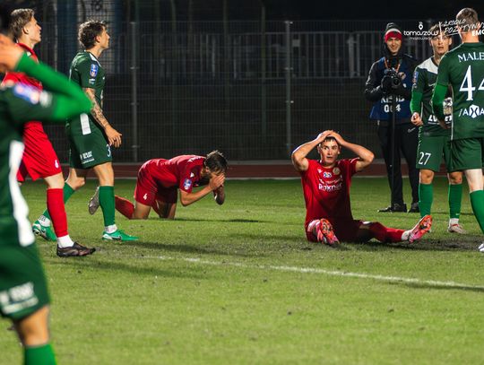 Blisko sensacji w Tomaszowie — Lechia przegrała 1:2 ze Śląskiem w Pucharze Polski po golu Chwałowskiego, czerwonej kartce i paradach Głogowskiego
