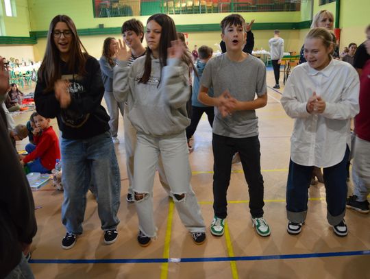 Odłóż telefon, włącz relacje — SP 6 przeciw przemocy rówieśniczej