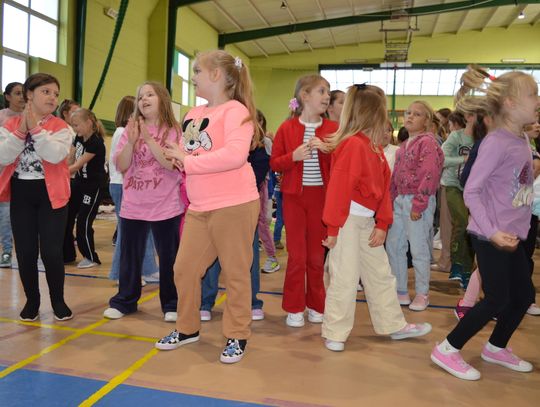 Odłóż telefon, włącz relacje — SP 6 przeciw przemocy rówieśniczej