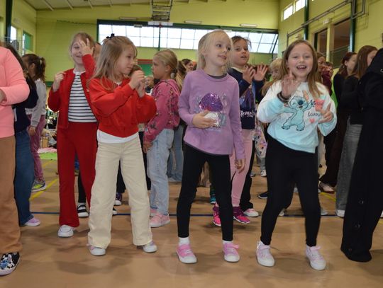 Odłóż telefon, włącz relacje — SP 6 przeciw przemocy rówieśniczej