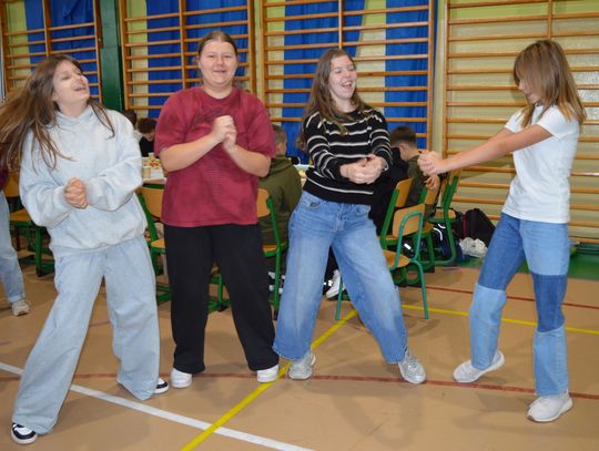 Odłóż telefon, włącz relacje — SP 6 przeciw przemocy rówieśniczej