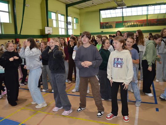 Odłóż telefon, włącz relacje — SP 6 przeciw przemocy rówieśniczej